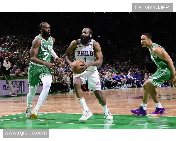 2020年凯尔特人与76人第二场激战回顾与精彩瞬间分析